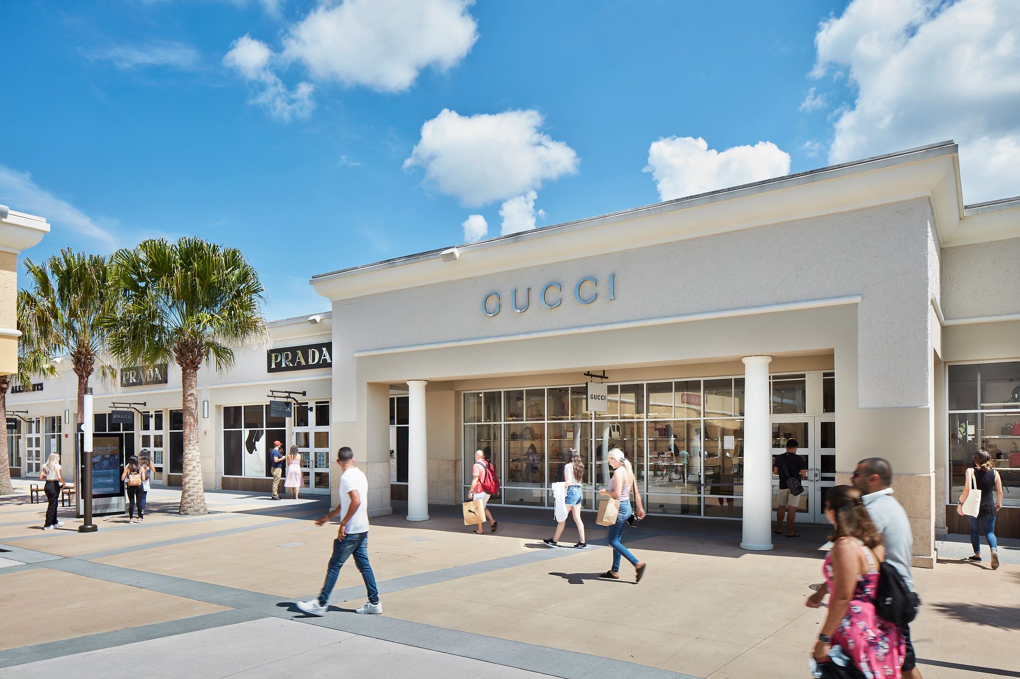 GUCCI at Orlando Vineland Premium Outlets® - A Shopping Center in
