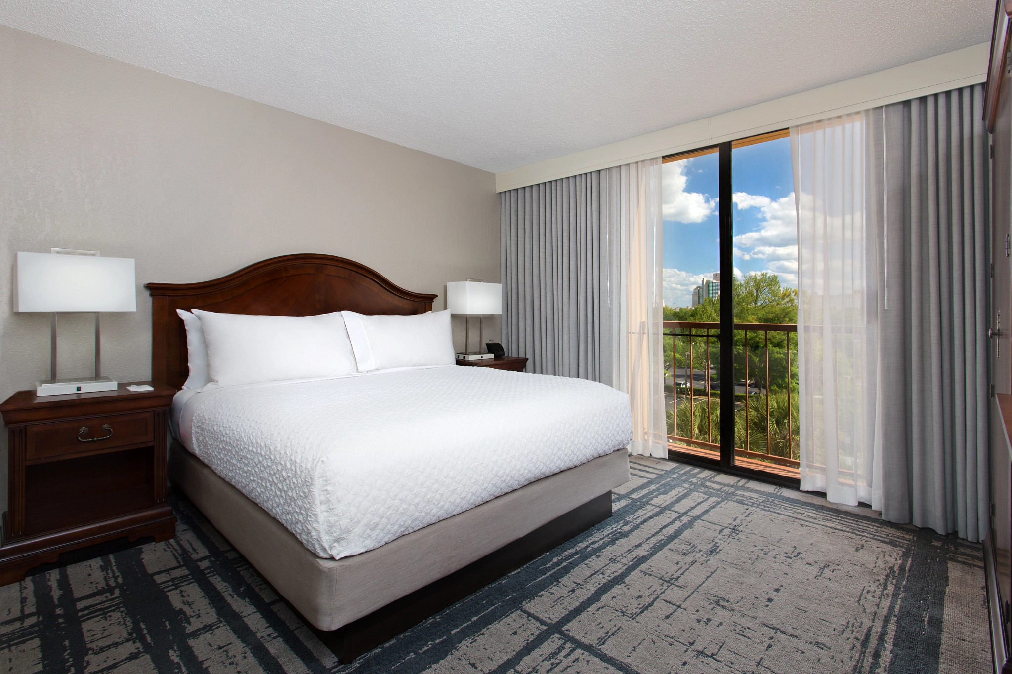 2604-EmbassySuitesHotelOrlando-InternationalDriveConventionCenter-2029-2030.jpg