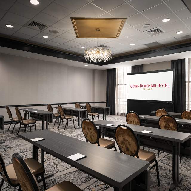 8034-meeting-room-screen.jpg