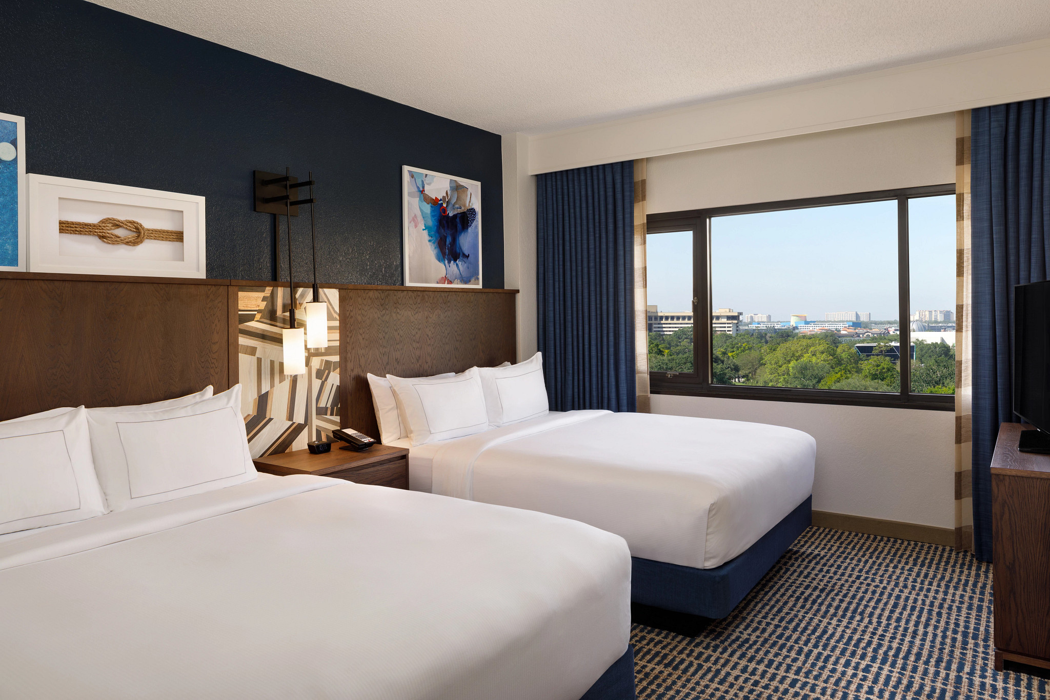 2426-DoubleTreeSuitesbyHiltonHotelOrlando-DisneySprings™Area-2029-2030.jpg