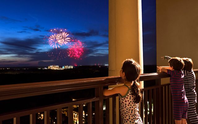 3170_fireworks_balcony.jpg