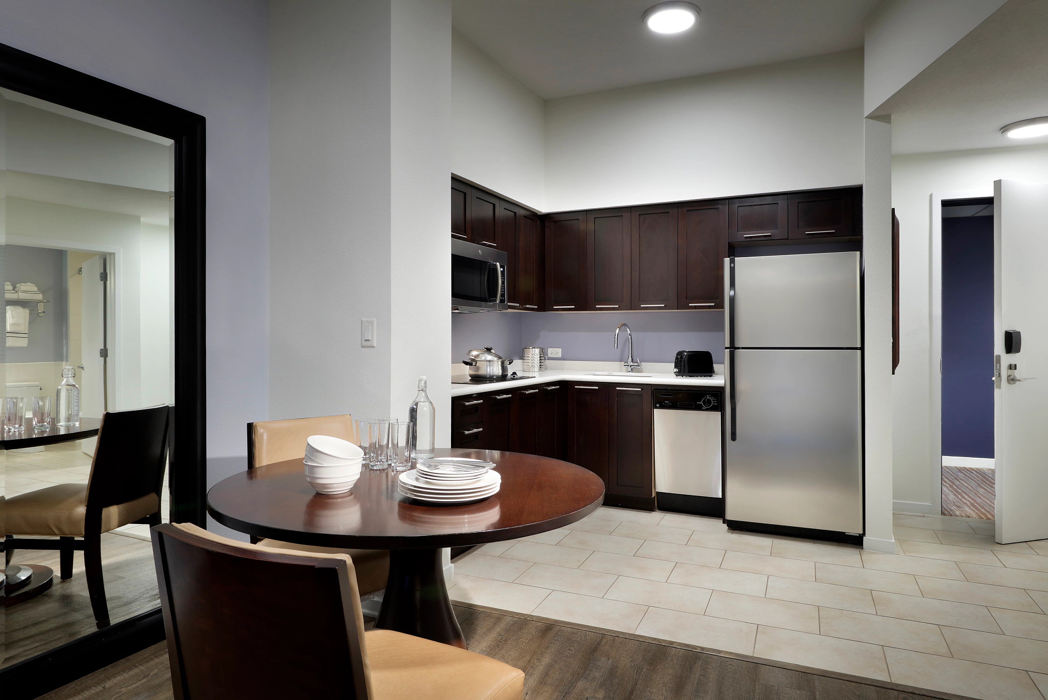 146676-suite-king-kitchen.jpg