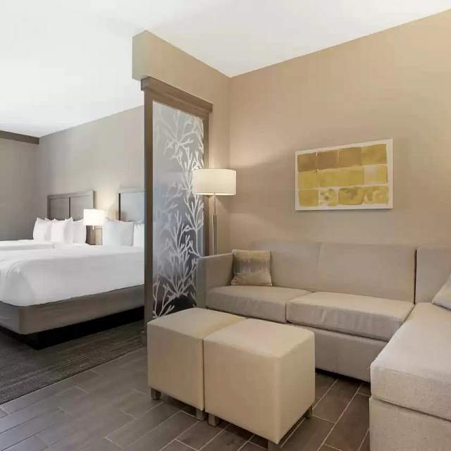 200875-suite-room-queen-beds.jpg