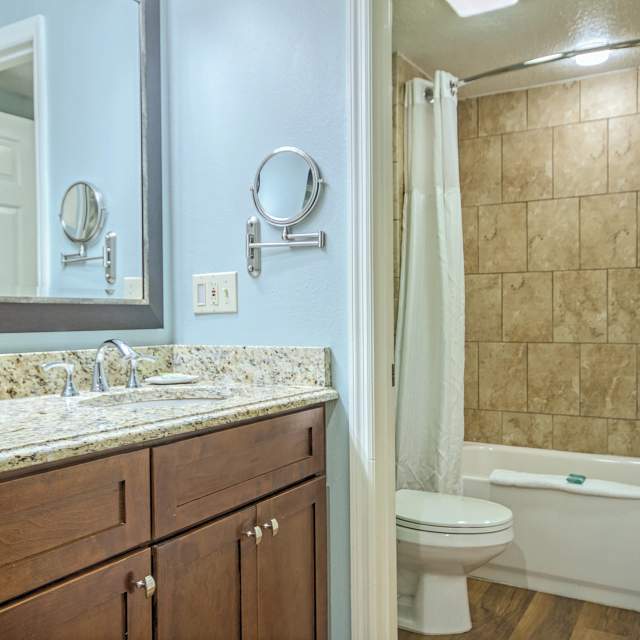 2833-suite-bathroom.jpg