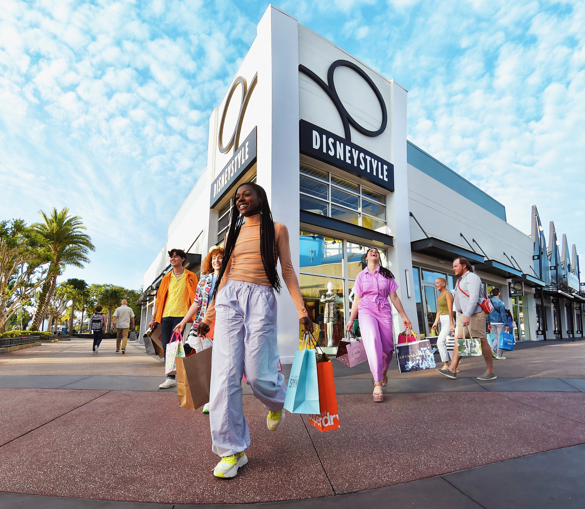 2441-DisneySprings-02_Shopping.jpg