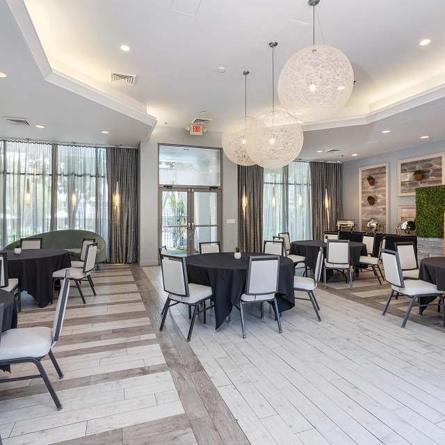 183346-garden-bistro.jpg