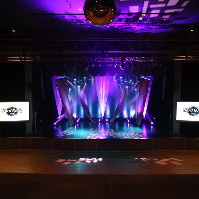 3606-live-stage-screens.jpg