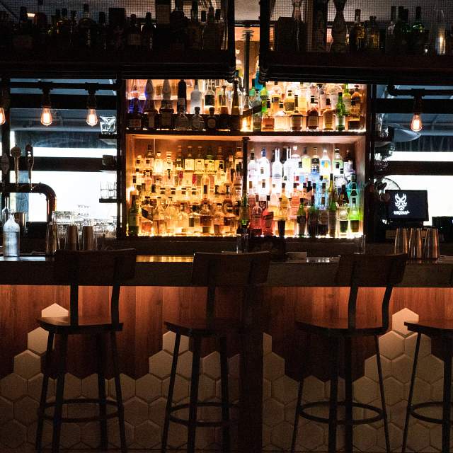 195522-bar.jpg