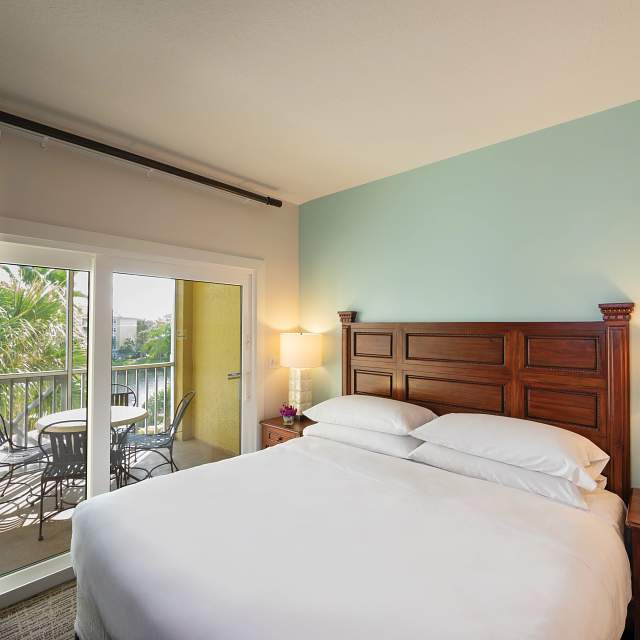 7107-bedroom.jpg