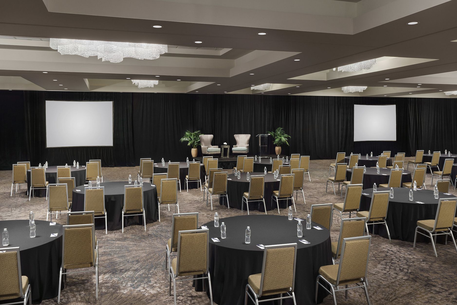 DoubleTree by Hilton Orlando Airport | Orlando, FL | 44333