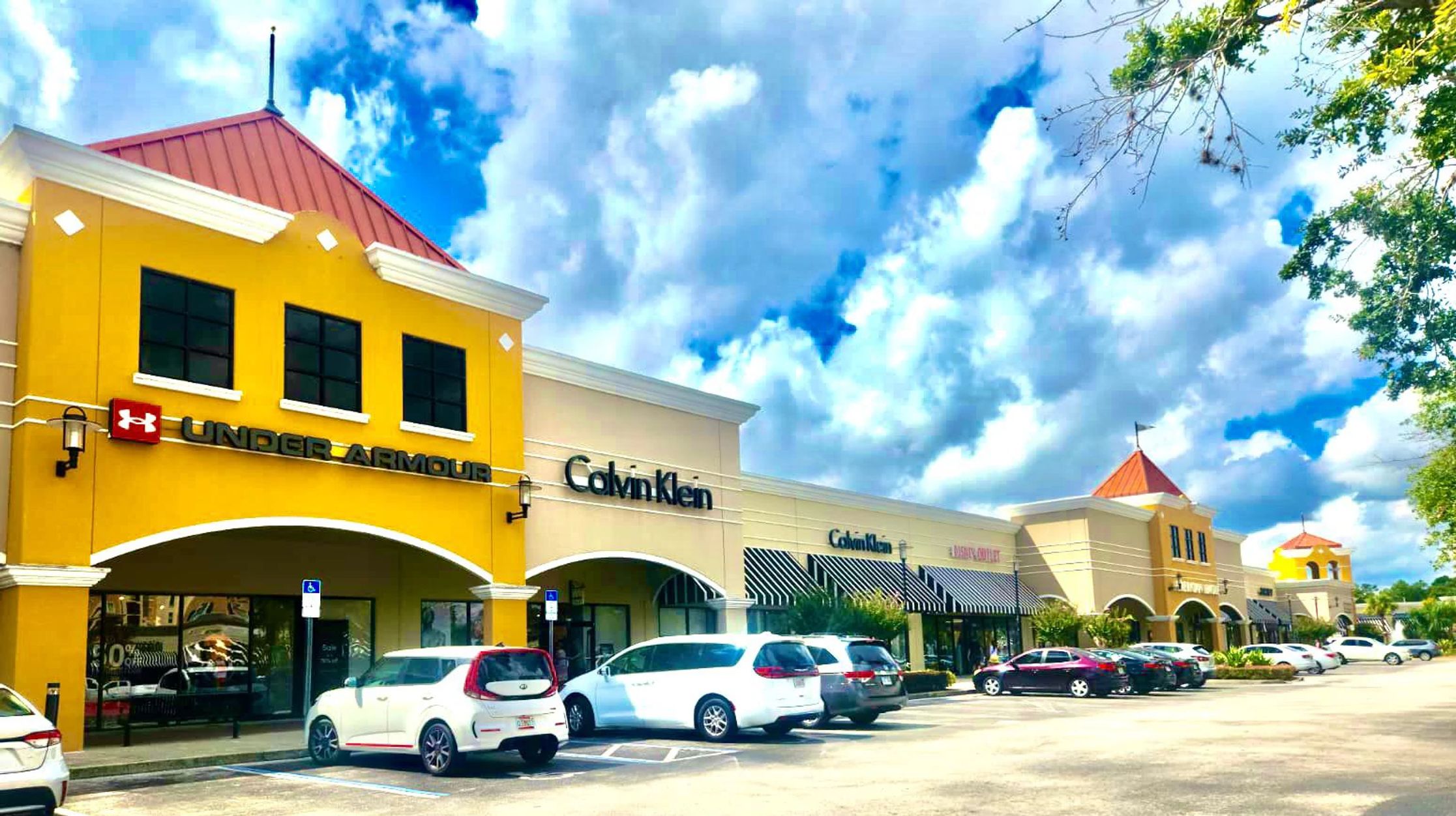 Lake Buena Vista Factory Stores | Orlando, FL | 31187 - Featured