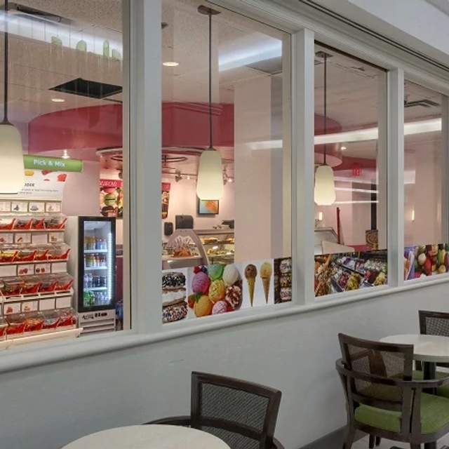 176949_gelato_shop.jpg
