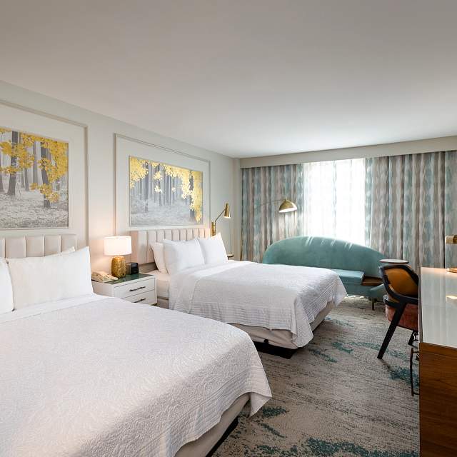 183346-room-queens.jpg