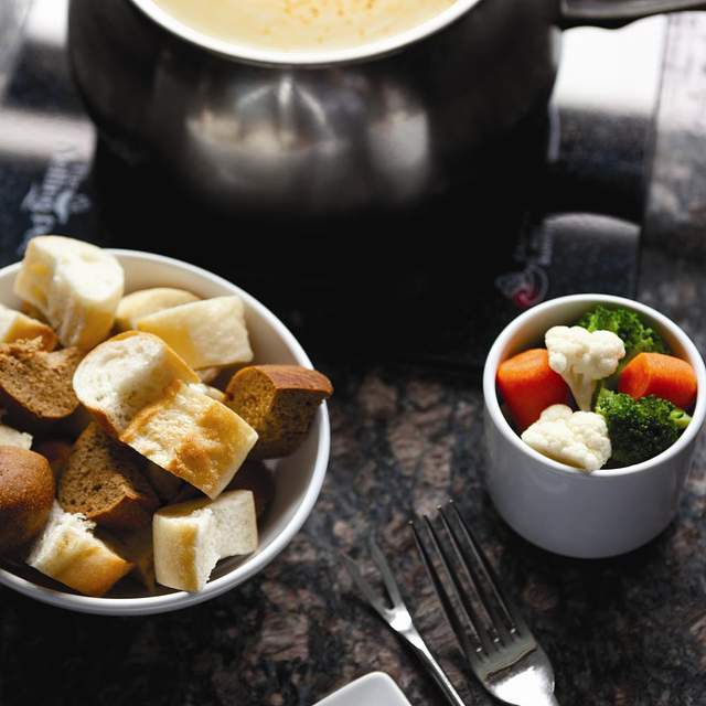 134367_cheese_fondue.jpg