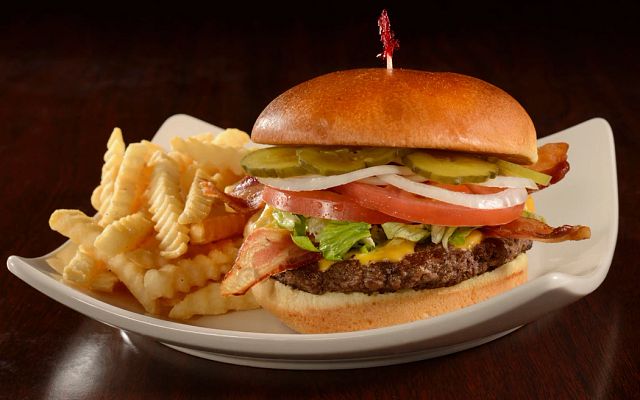 144721-cheeseburger-deluxe.jpg