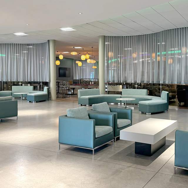 183347-lobby-seating.jpg