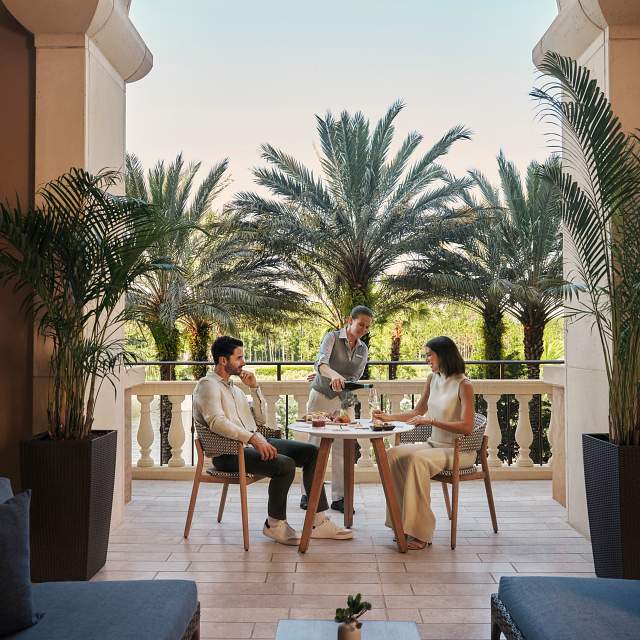 3170-couple-outdoor-dining.jpg
