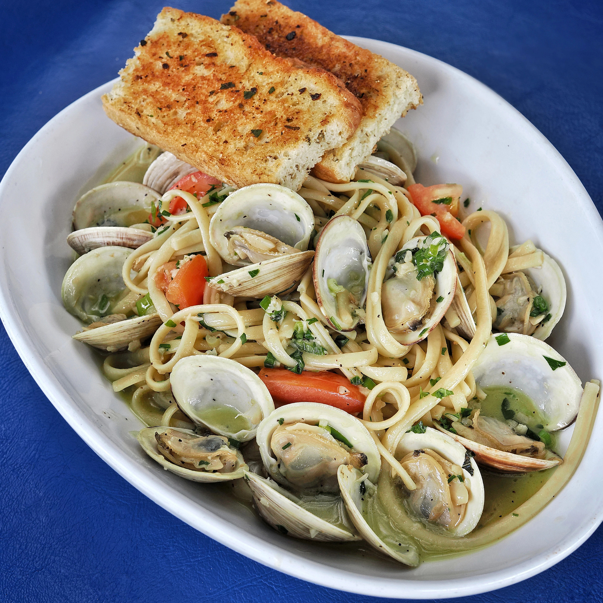 200849-linguine-clams.jpg
