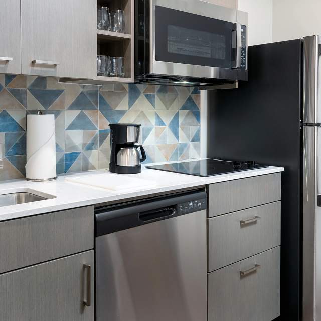 200887-one-bedroom-kitchen.jpg