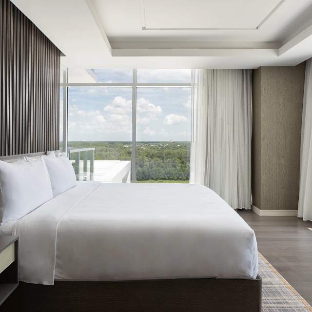187715_luxury_suite.jpg