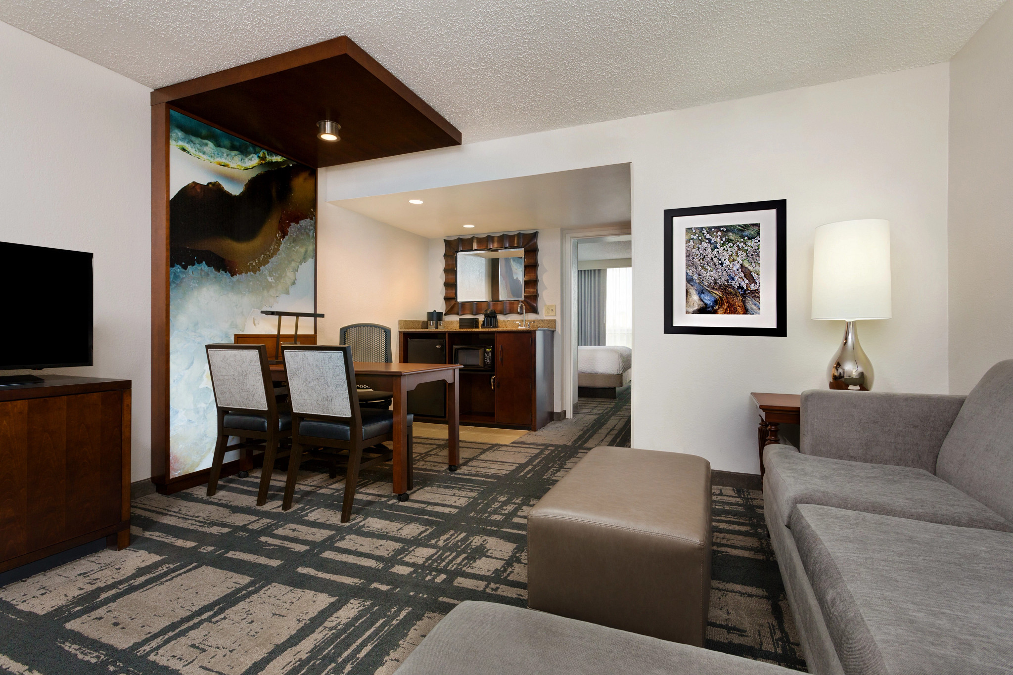 2604-EmbassySuitesHotelOrlando-InternationalDriveConventionCenter-2029-2032.jpg