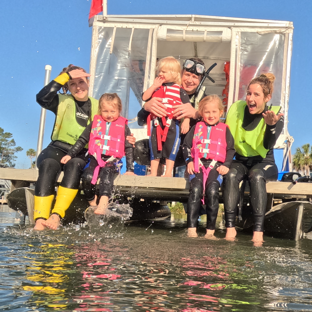 185398-family-boat.png