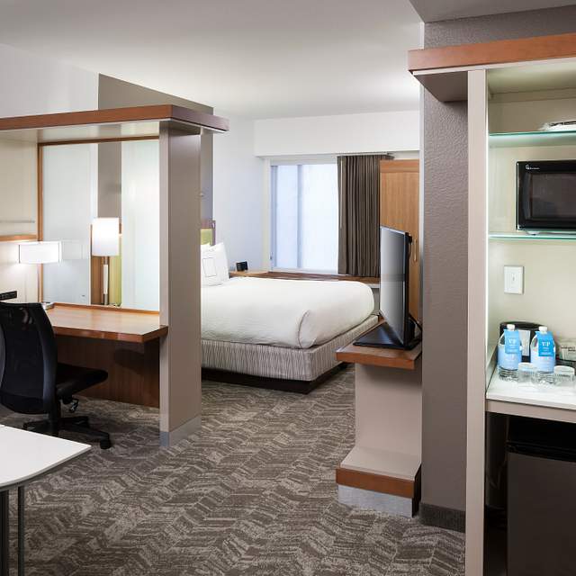 85305_room1.jpg