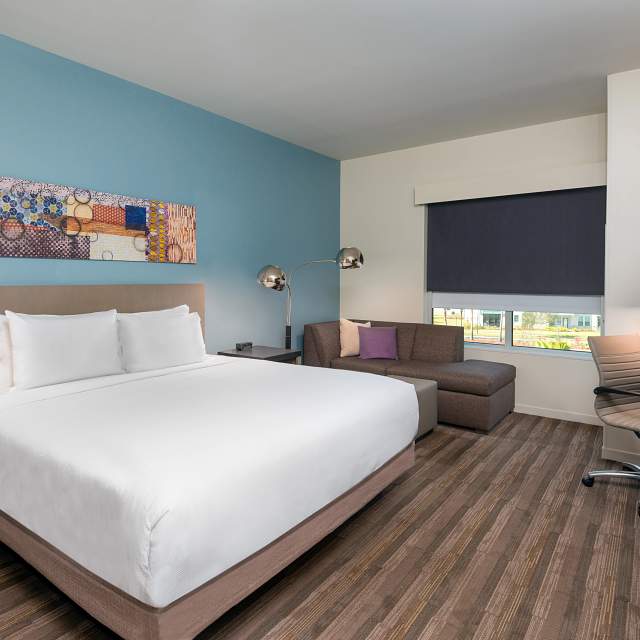 200887-king-room.jpg