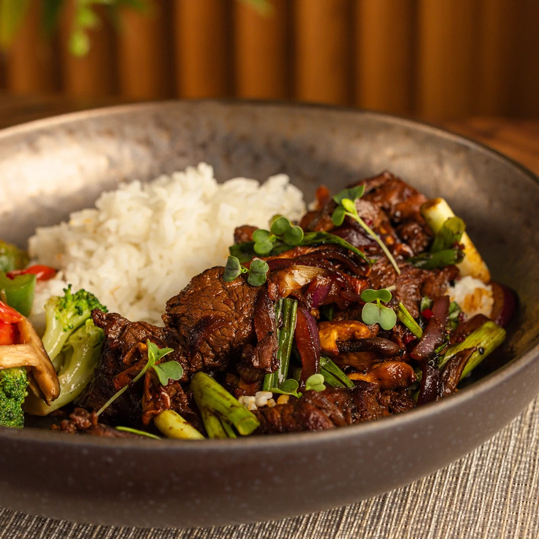 TheIslands-05-MainCourse-MongolianBeef-1080x1080.jpg