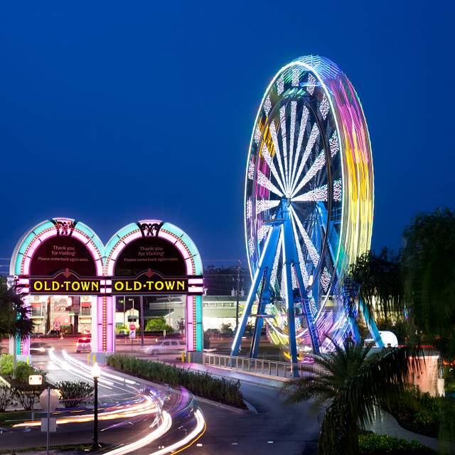184117_front_entrance_night.jpg