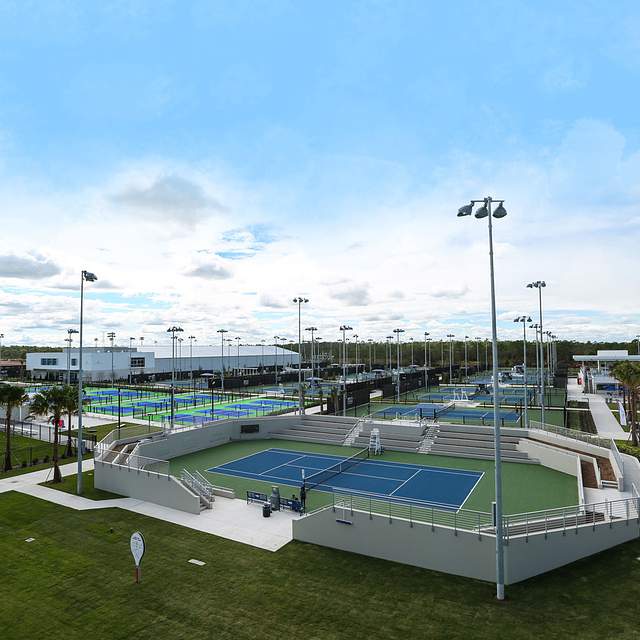 180479_outdoor_courts.jpg