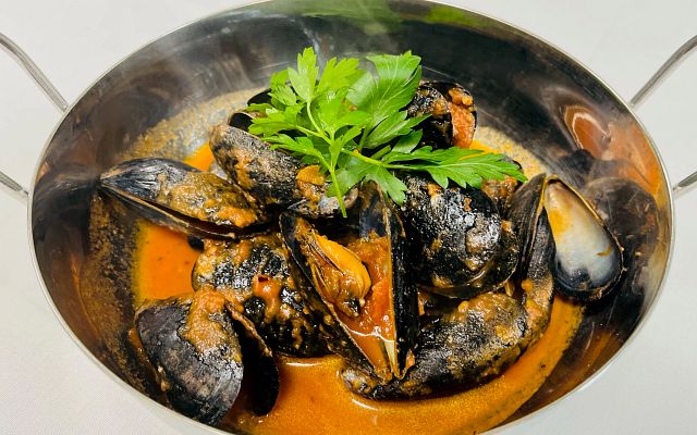 77101-pei-portuguese-style-mussels.jpg