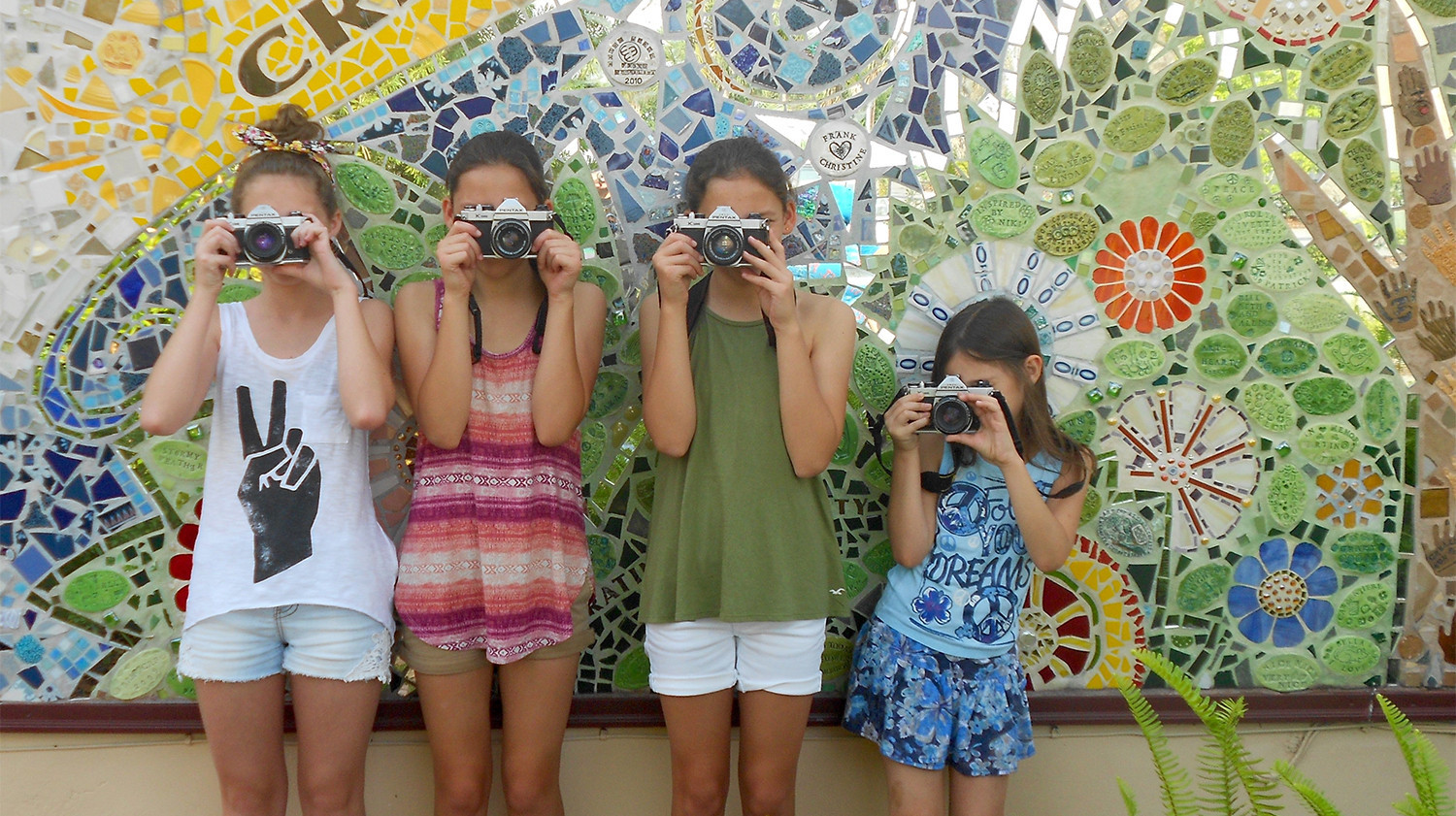 185185_young_photographers.jpg
