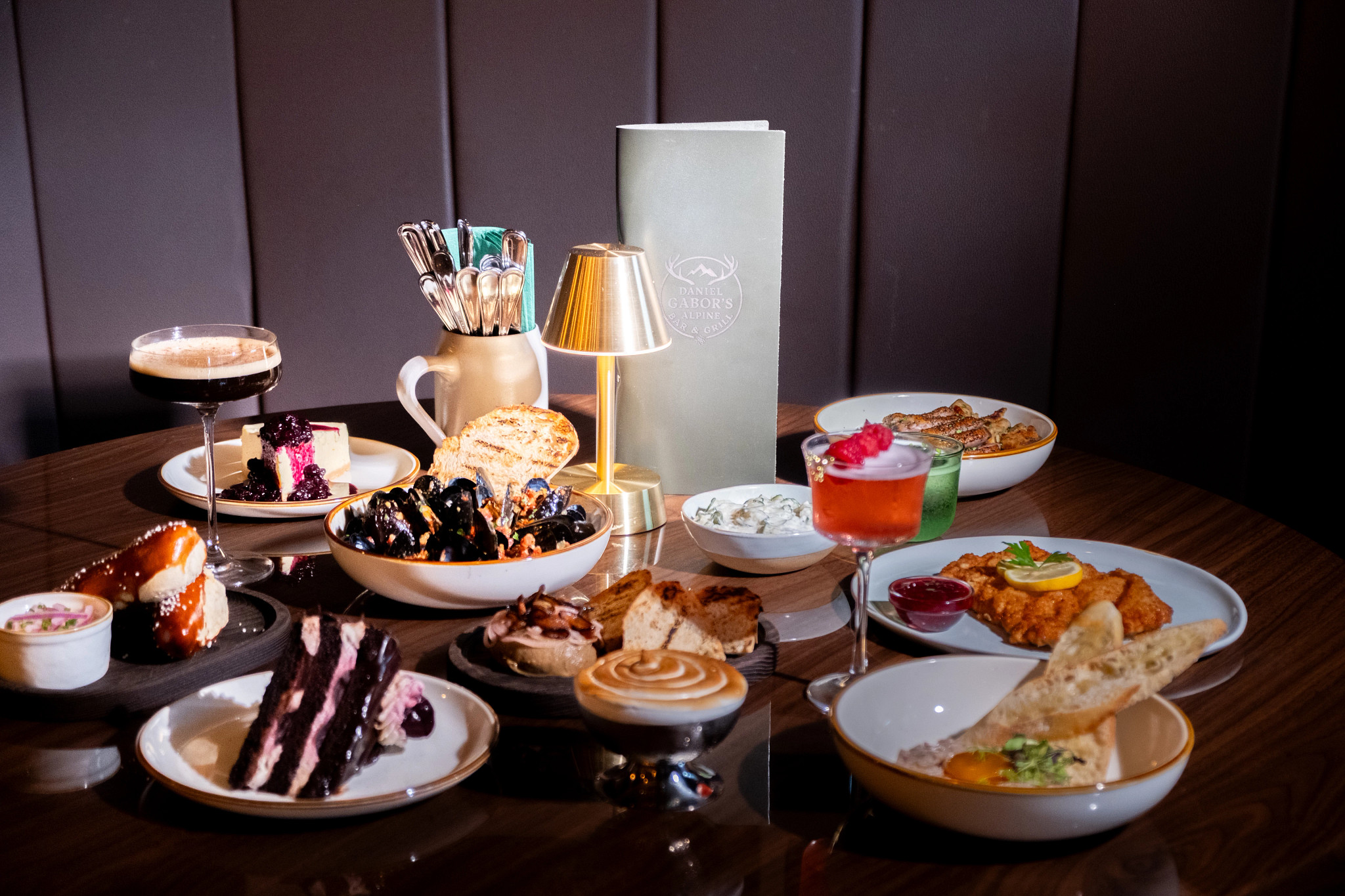DanielGabor'sAlpineBarandGrill-2028-4.jpg