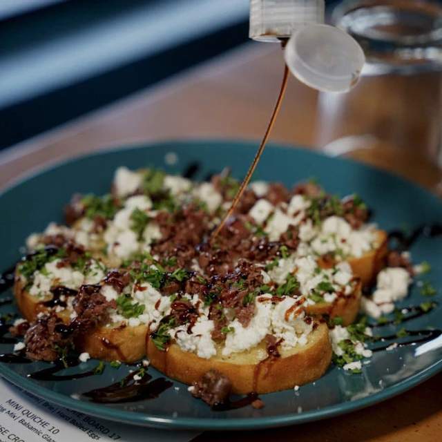 201408-goat-cheese-crostini.jpg