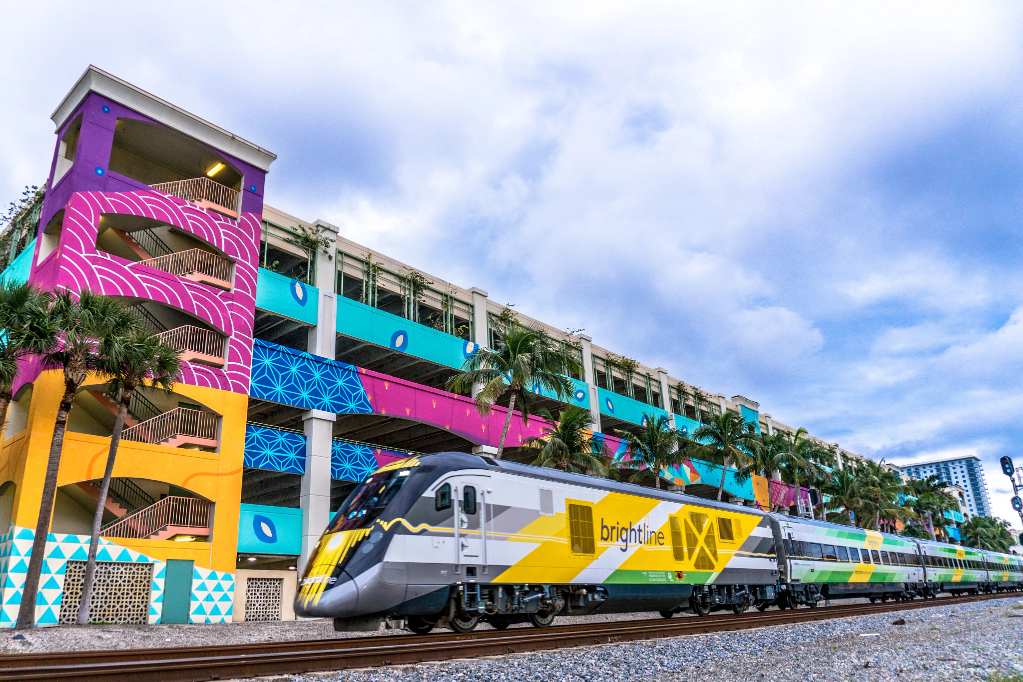 158520-train.jpg