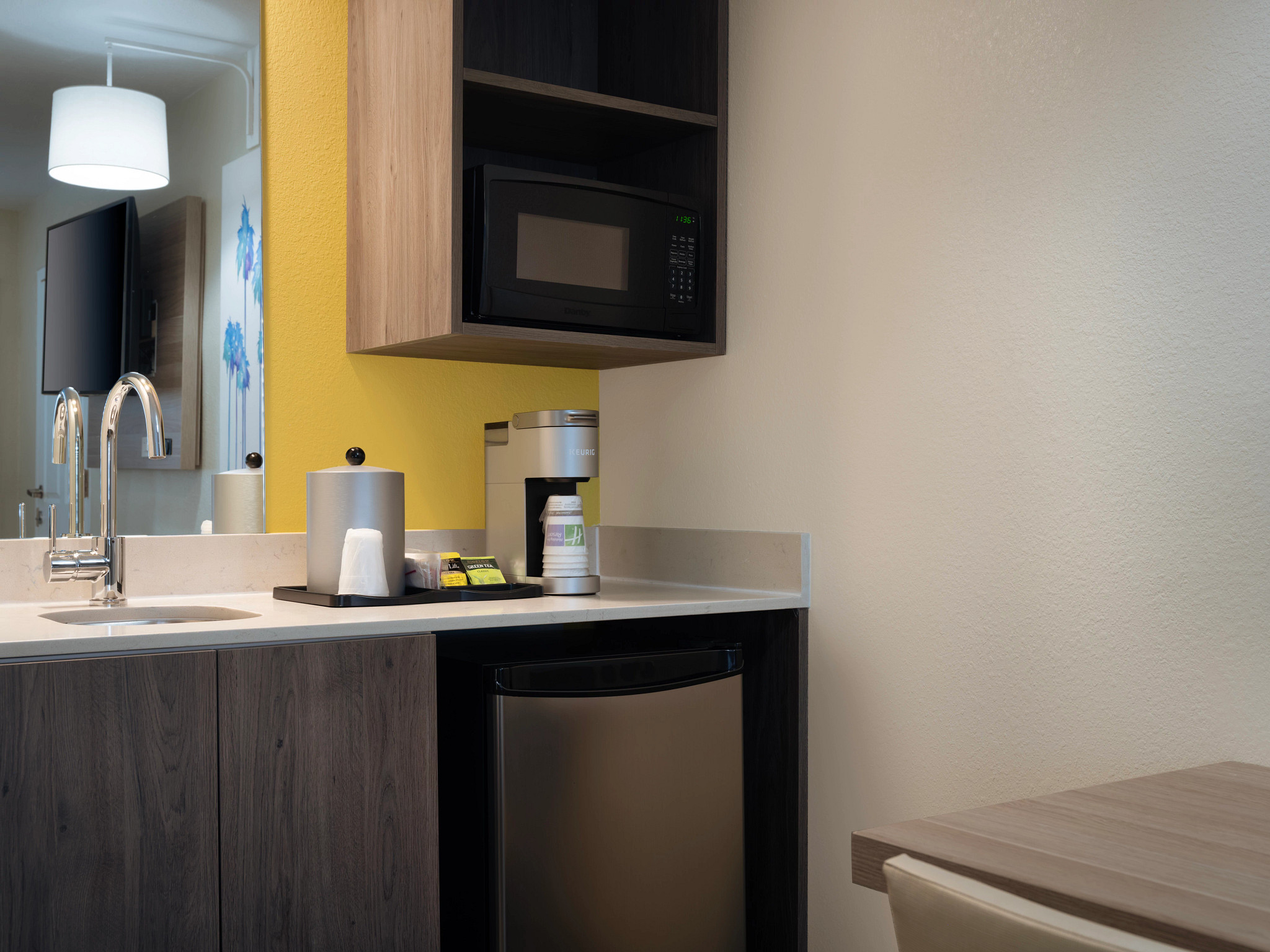 175031-kitchenette.jpg
