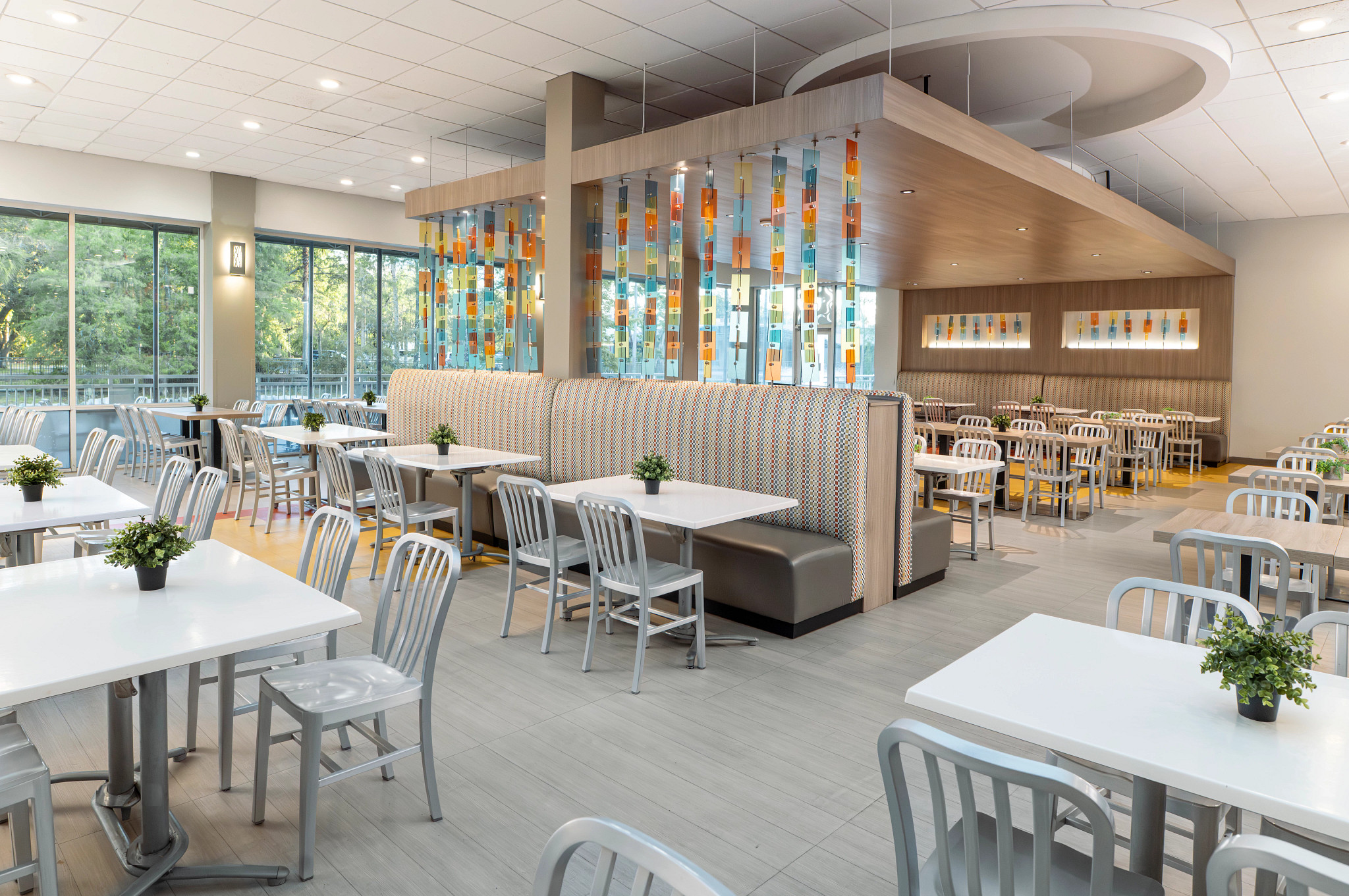 175031-lakeside-cafe.jpg