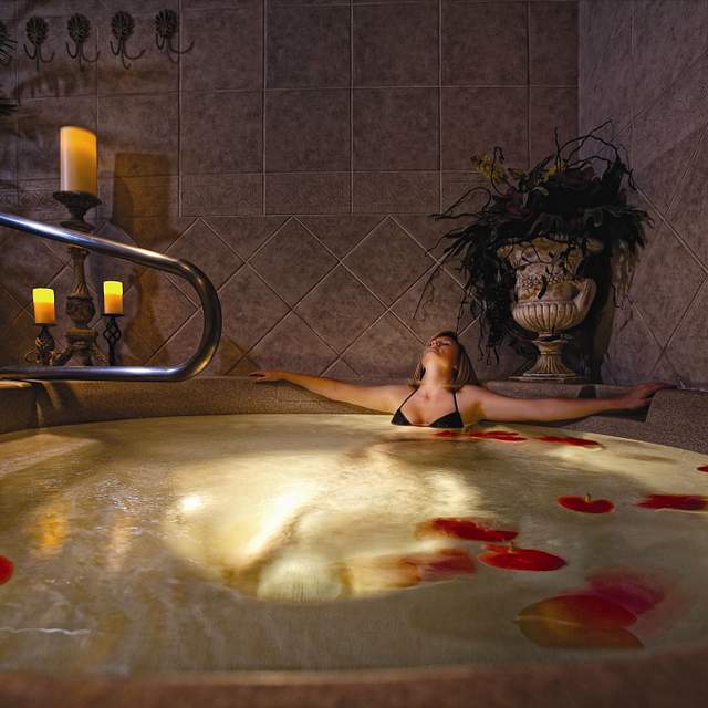 5945_jacuzzi.jpg