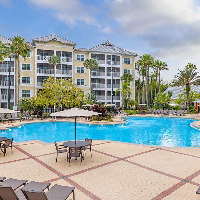 7107-pool-exterior.jpg