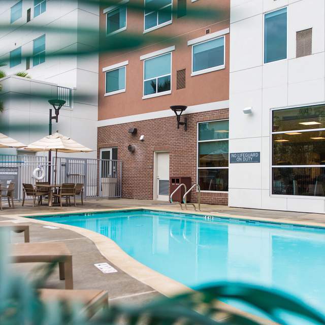 187445-pool.jpg