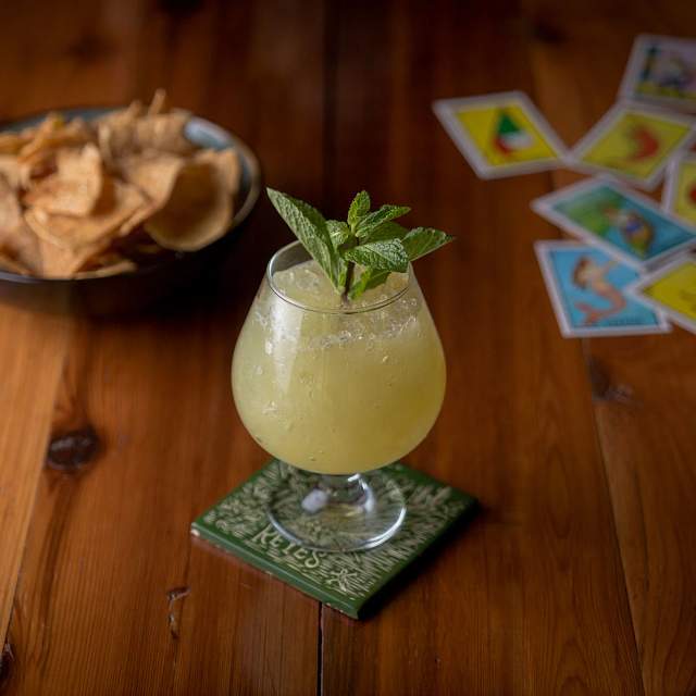 185683-craft-cocktail2.jpg