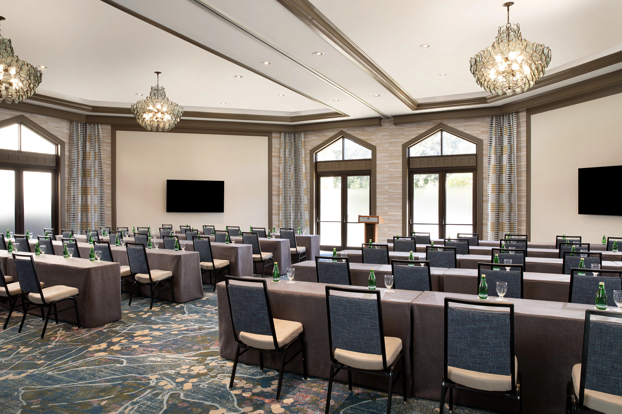 2426-DoubleTreeSuitesbyHiltonHotelOrlando-DisneySprings™Area-2029-7.jpg