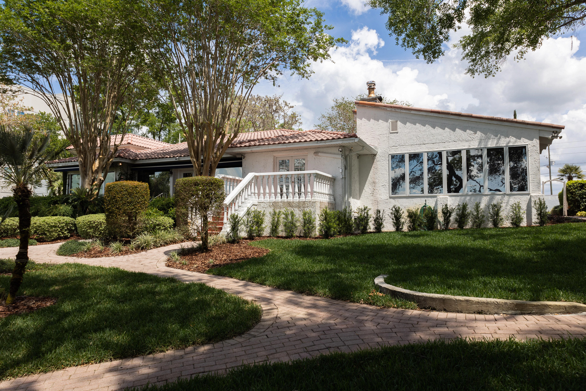 201262-exterior-lakeside4.jpg